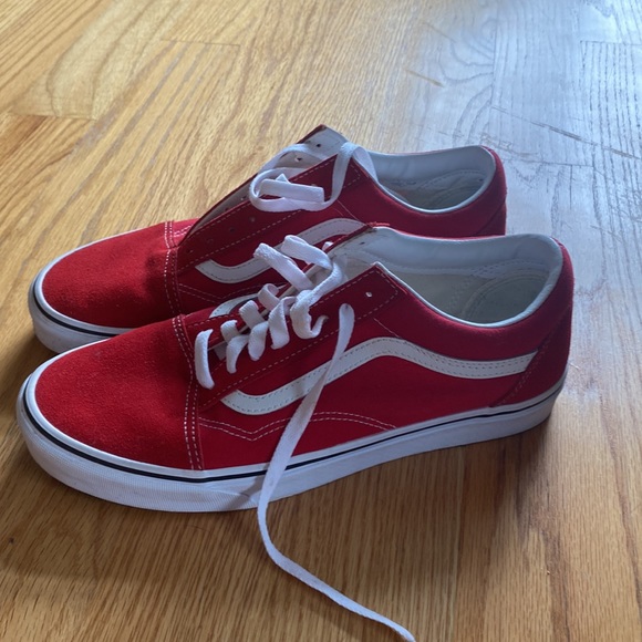 Red vans - Picture 2 of 4